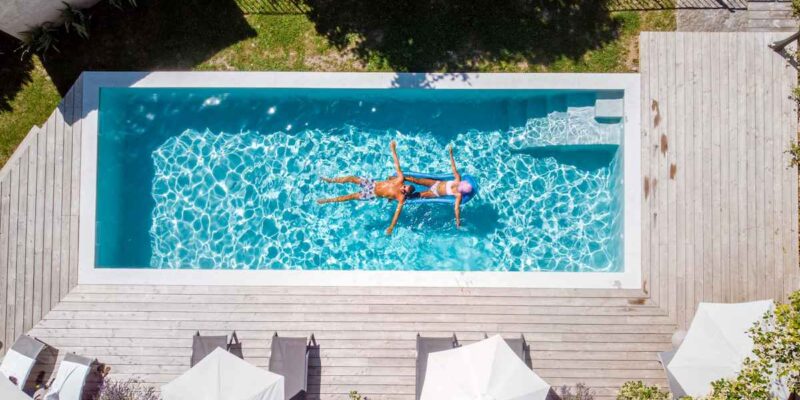 Comment aménager le tour d’une piscine ?
