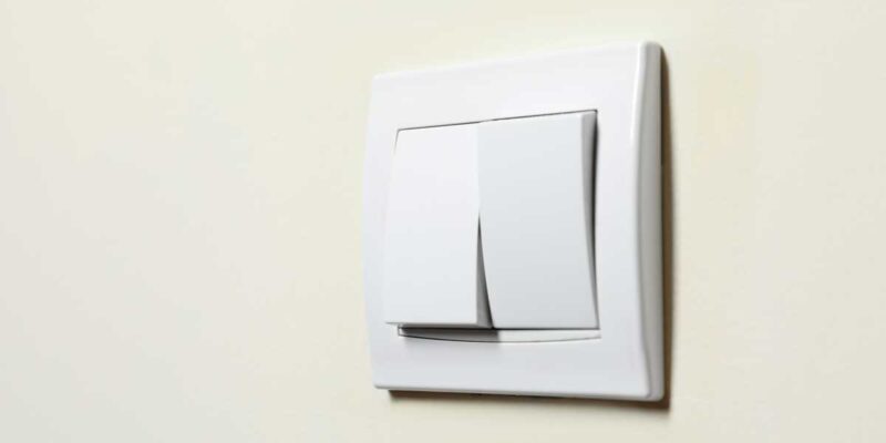 À quelle hauteur placer les interrupteurs ? Les normes à connaître