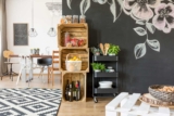 Astuces déco et rangement maison : comment ranger sans placard ?