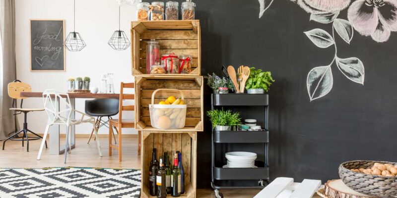 Astuces déco et rangement maison : comment ranger sans placard ?