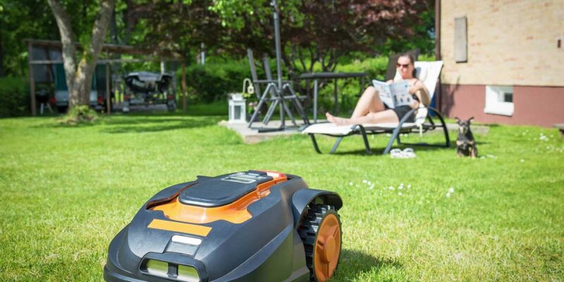 Robot Tondeuse : tous savoir sur la tondeuse à gazon autonome